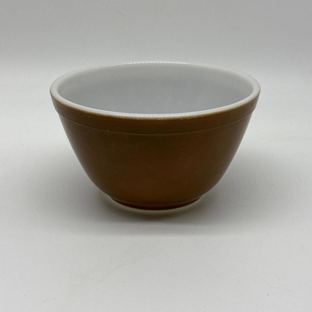 Vintage Pyrex #401 Solid Brown 1.5PT Small Nesting Mixing Bowl